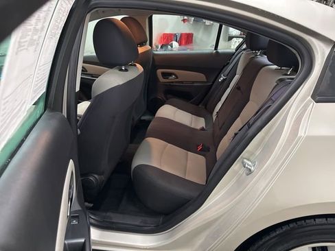 Used 2014 Chevrolet Cruze LS image 14