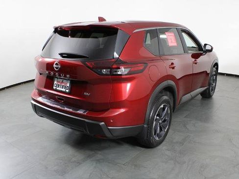 Certified 2024 Nissan Rogue SV FWD image 4