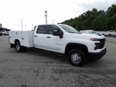Used 2024 Chevrolet Silverado 3500 W/T w/ WT Convenience Package AWD/4WD image 10