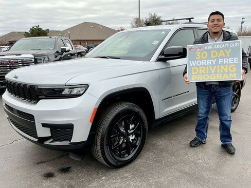 Used 2024 Jeep Grand Cherokee L Altitude image 1