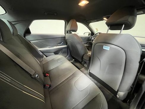 Used 2024 Hyundai Elantra SEL FWD image 12
