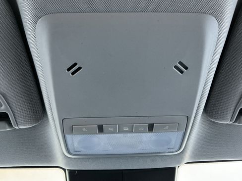 Used 2018 Chevrolet Trax LT w/ LT Convenience Package image 17