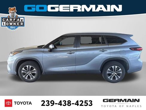 Used 2023 Toyota Highlander XLE FWD image 3