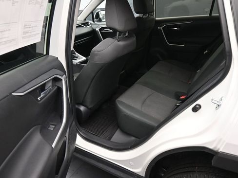 Used 2024 Toyota RAV4 XLE FWD image 21