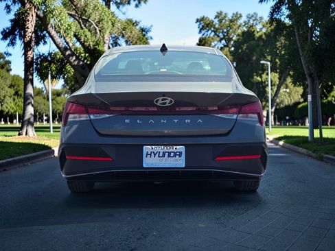 Certified 2024 Hyundai Elantra SEL image 6