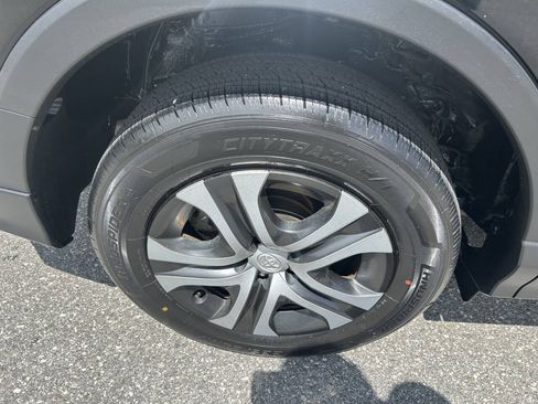 Used 2017 Toyota RAV4 LE AWD/4WD image 11