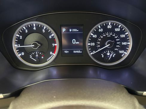 Used 2020 Hyundai Santa Fe SE FWD image 12