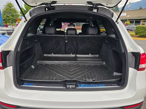 Used 2019 Mercedes-Benz GLC 300 4MATIC image 11