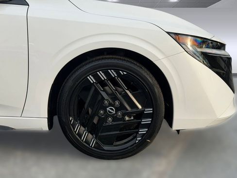 New 2026 Nissan Sentra SR w/ Floor Mat Package FWD image 11