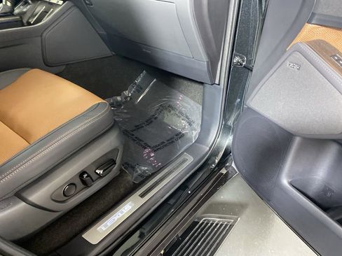 Used 2024 Lexus GX 550 image 33