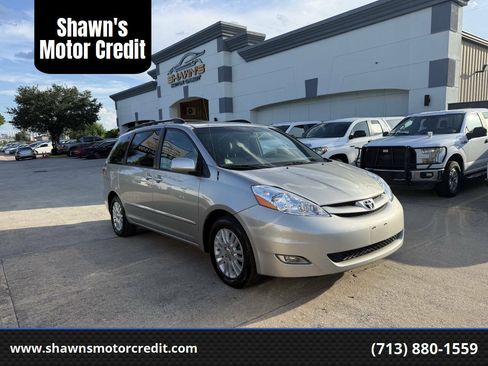 Used 2009 Toyota Sienna XLE FWD image 1
