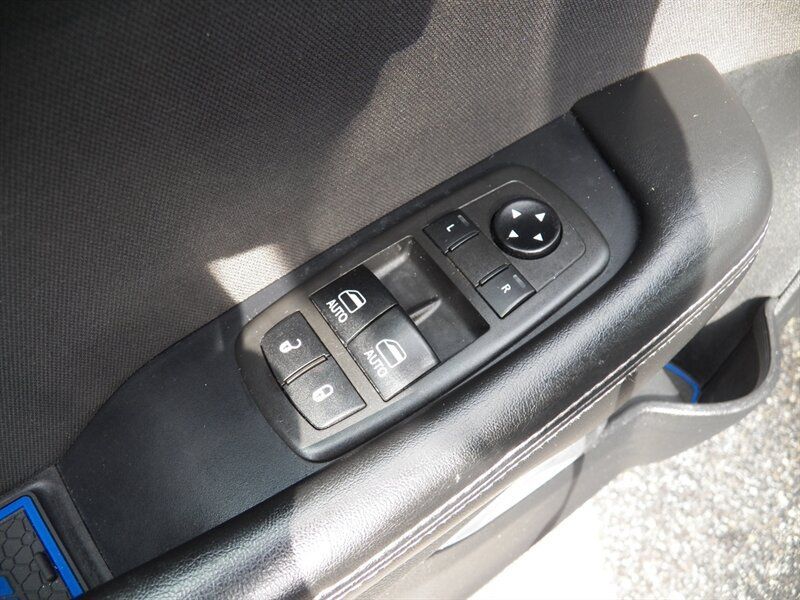 Used 2016 Dodge Challenger SXT RWD image 20