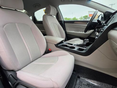 Used 2016 Hyundai Sonata Sport w/ Winter Weather Package FWD image 13