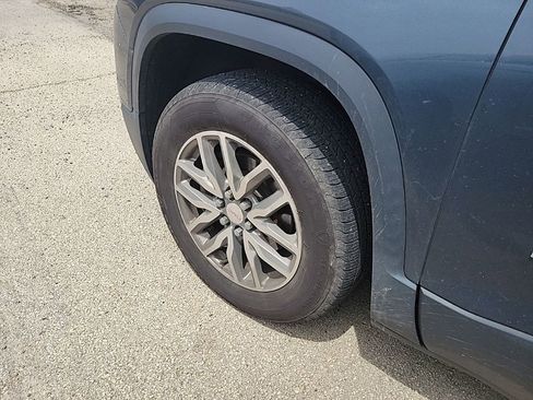 Used 2019 GMC Acadia SLE w/ Driver Alert Package I AWD/4WD image 3