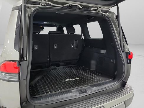 Used 2024 Lexus GX 550 AWD/4WD image 7