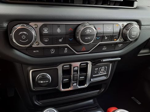 New 2025 Jeep Wrangler Sahara image 10