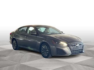 Used 2023 Nissan Altima 2.5 SV FWD video 2