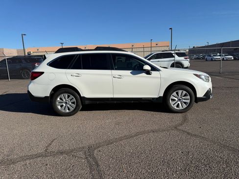 Used 2018 Subaru Outback 2.5i Premium image 4