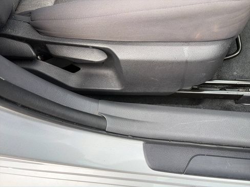 Used 2022 Toyota Camry LE FWD image 33
