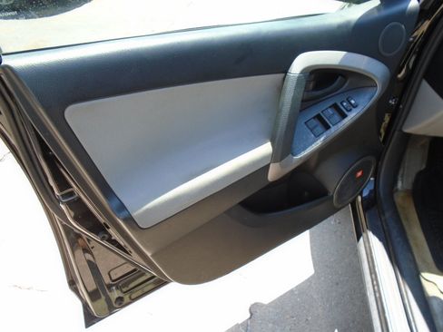 Used 2008 Toyota RAV4 Limited w/ Tow Prep Pkg FWD image 14