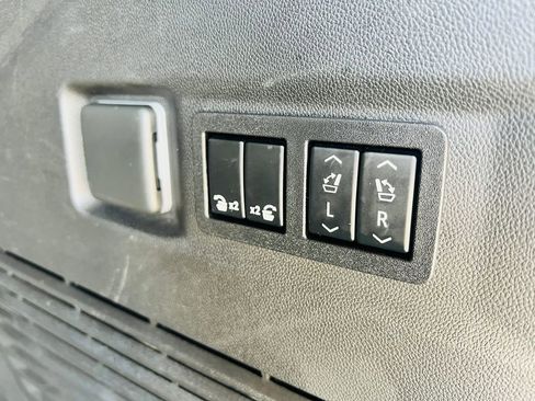 Used 2022 GMC Yukon Denali AWD/4WD image 43