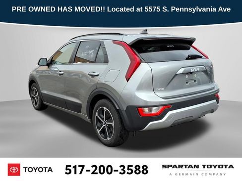 Used 2023 Kia Niro EX image 9