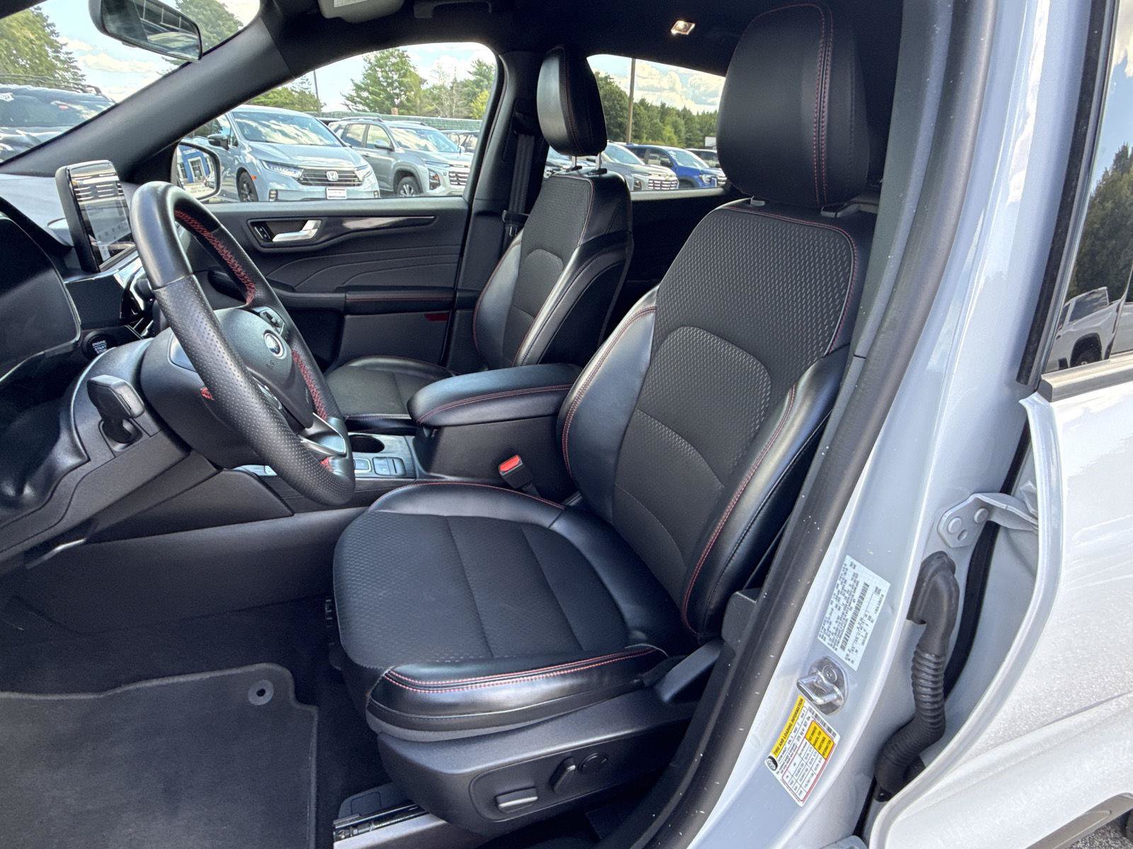 Used 2025 Ford Escape ST-Line Select AWD/4WD image 15