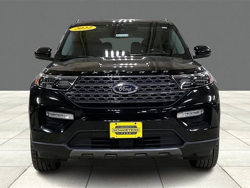 Certified 2022 Ford Explorer XLT w/ Equipment Group 202A image 3
