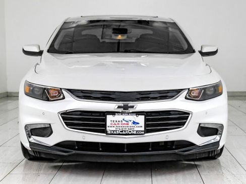 Used 2018 Chevrolet Malibu Premier w/ Premier Sun and Wheel Package FWD image 3