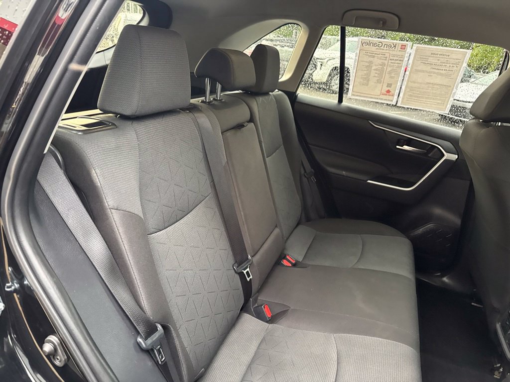 Certified 2025 Toyota RAV4 XLE AWD/4WD image 30