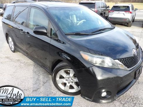 Used 2012 Toyota Sienna SE image 28