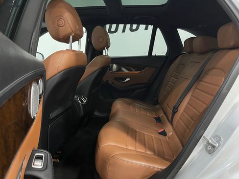 Used 2019 Mercedes-Benz GLC 350e 4MATIC image 31