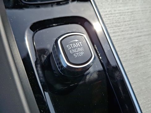 New 2025 Volvo XC60 T8 Ultra w/ Protection Package Premier image 17