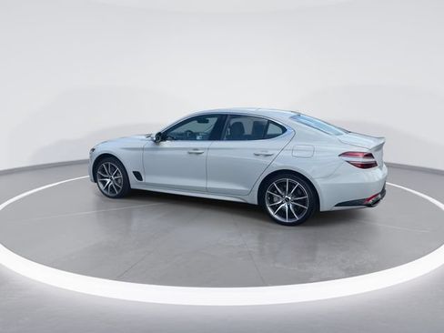 Used 2025 Genesis G70 2.5T RWD image 6