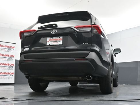 Used 2023 Toyota RAV4 XLE FWD image 40