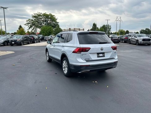 Used 2018 Volkswagen Tiguan SE w/ Panoramic Sunroof Package AWD/4WD image 9