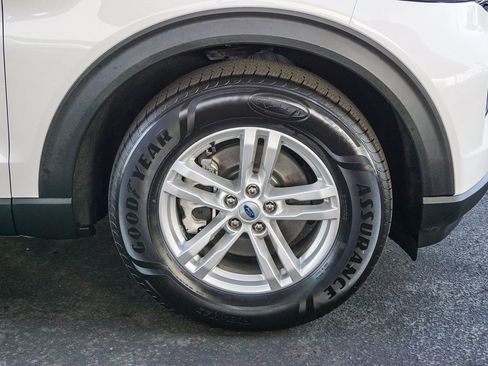 Certified 2022 Ford Explorer XLT image 10