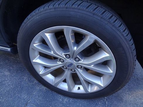 Used 2018 Ford Expedition Platinum image 8