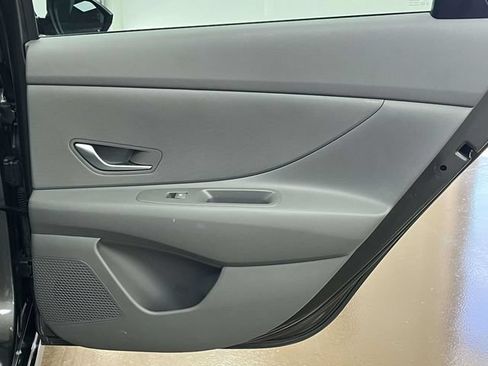 Used 2024 Hyundai Elantra SEL FWD image 24