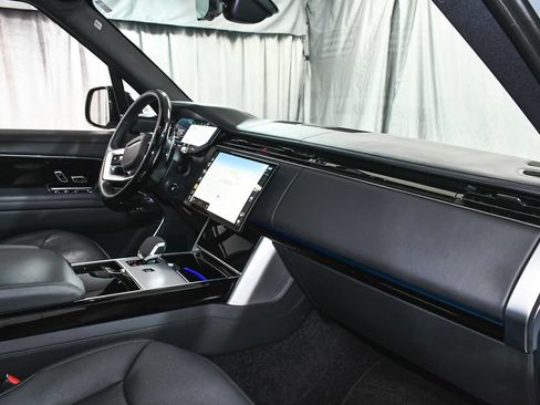 Used 2024 Land Rover Range Rover Long Wheelbase SE AWD/4WD image 74