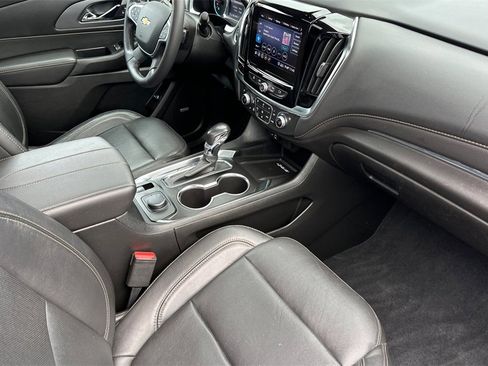 Used 2021 Chevrolet Traverse Premier image 14