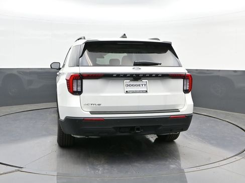 New 2025 Ford Explorer Active image 8