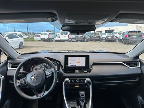 Used 2025 Toyota RAV4 XLE image 34
