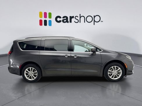 Used 2021 Chrysler Pacifica Touring w/ Cold Weather Group image 6