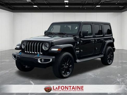 Used 2023 Jeep Wrangler Unlimited Sahara w/ Cold Weather Group AWD/4WD image 1