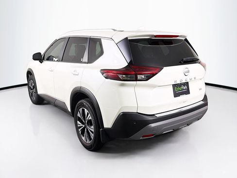 Used 2022 Nissan Rogue SV w/ SV Premium Package FWD image 5