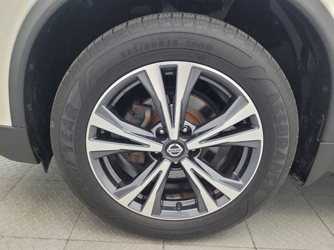 Used 2019 Nissan Rogue SV w/ Premium Package AWD/4WD image 31