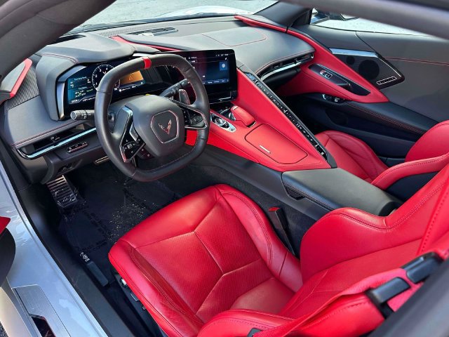 Used 2024 Chevrolet Corvette Stingray Preferred Cpe w/ Z51 Performance Package RWD image 32