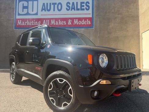 Used 2017 Jeep Renegade Trailhawk AWD/4WD image 14