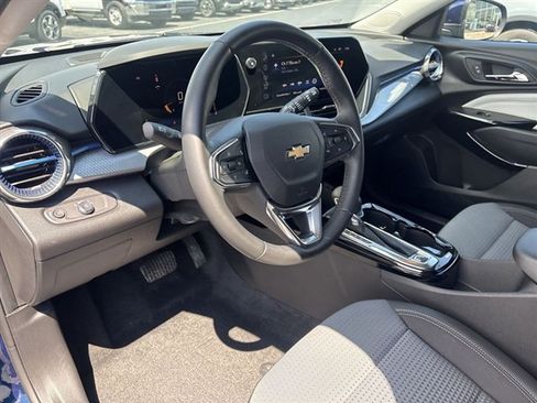 Used 2024 Chevrolet Trax LT w/ Driver Confidence Package FWD image 10